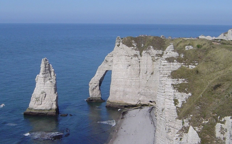 1280px Cliffs etretat